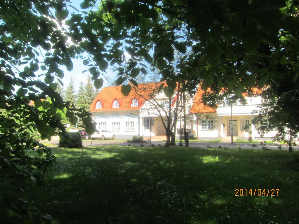 Csigahaz Panzio Hotel Gyula Room photo