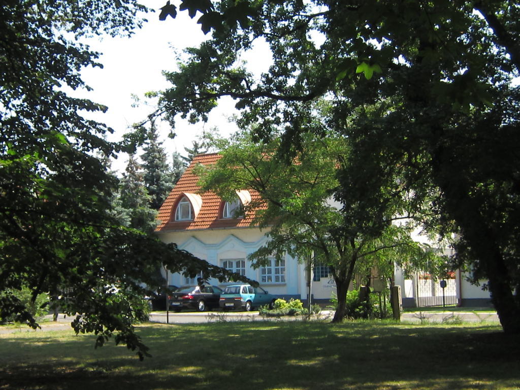 Csigahaz Panzio Hotel Gyula Room photo