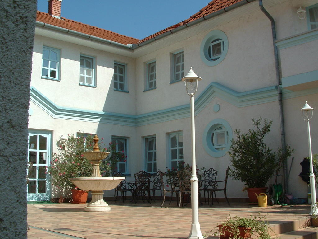 Csigahaz Panzio Hotel Gyula Room photo