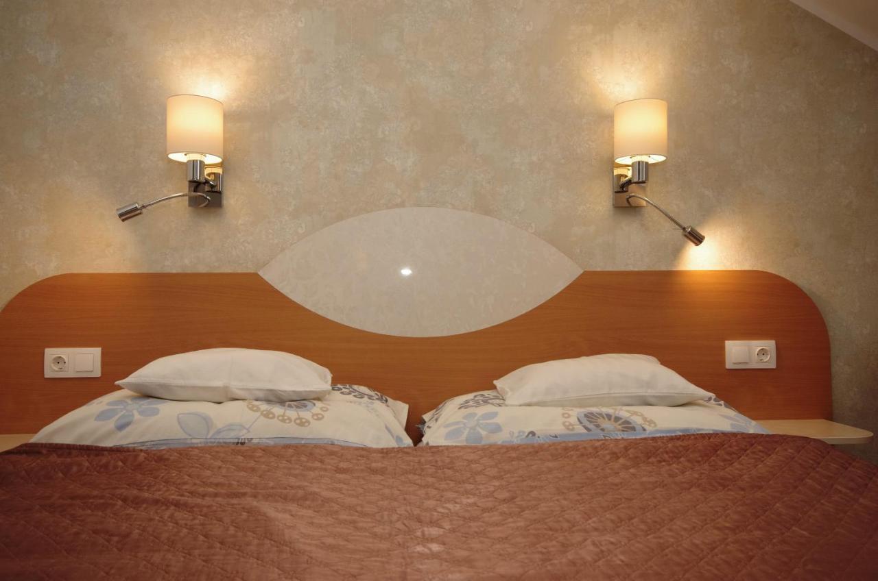 Csigahaz Panzio Hotel Gyula Exterior photo