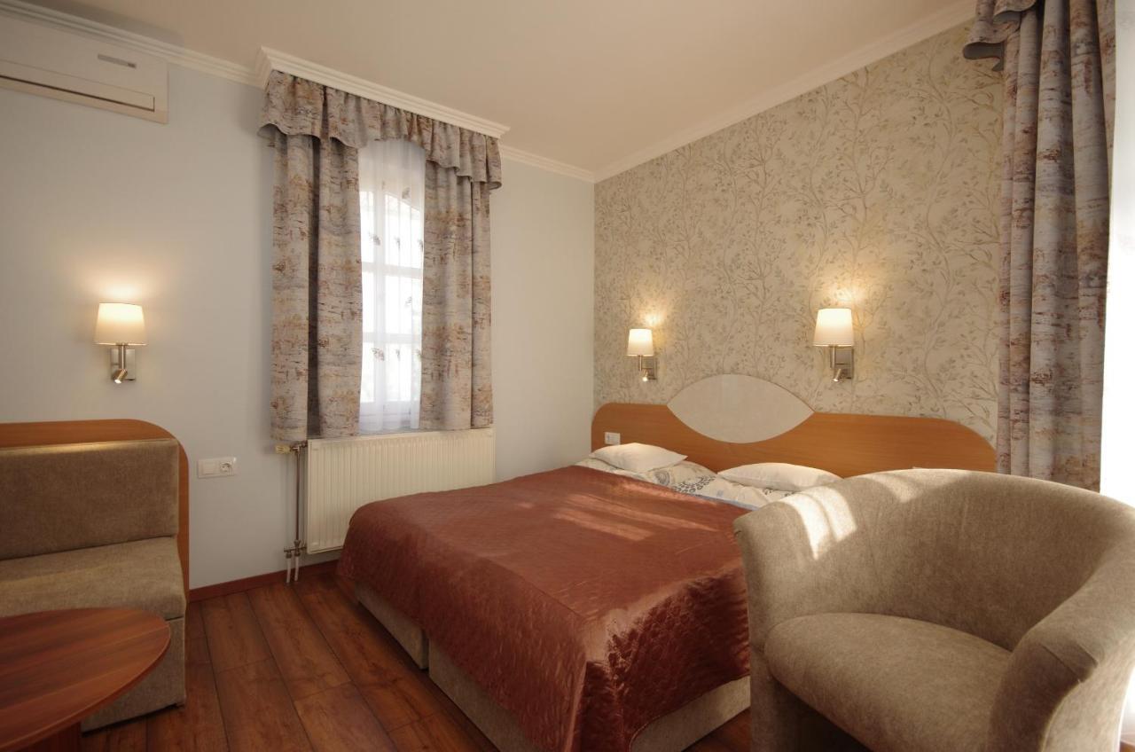 Csigahaz Panzio Hotel Gyula Exterior photo